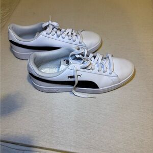 Puma Men's Black and White Sneakers